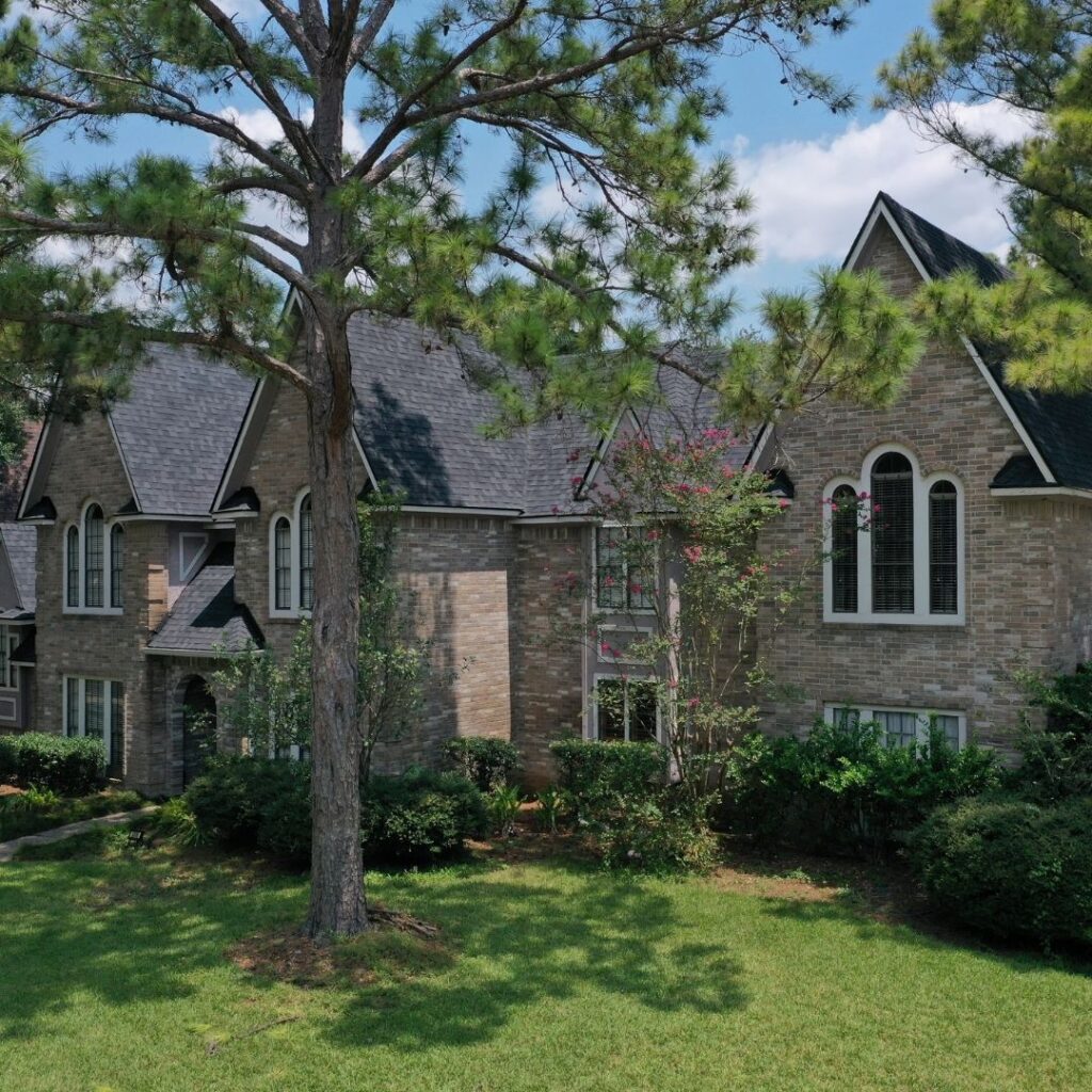 Reliable roof repair specialists in Hunters Creek Village.