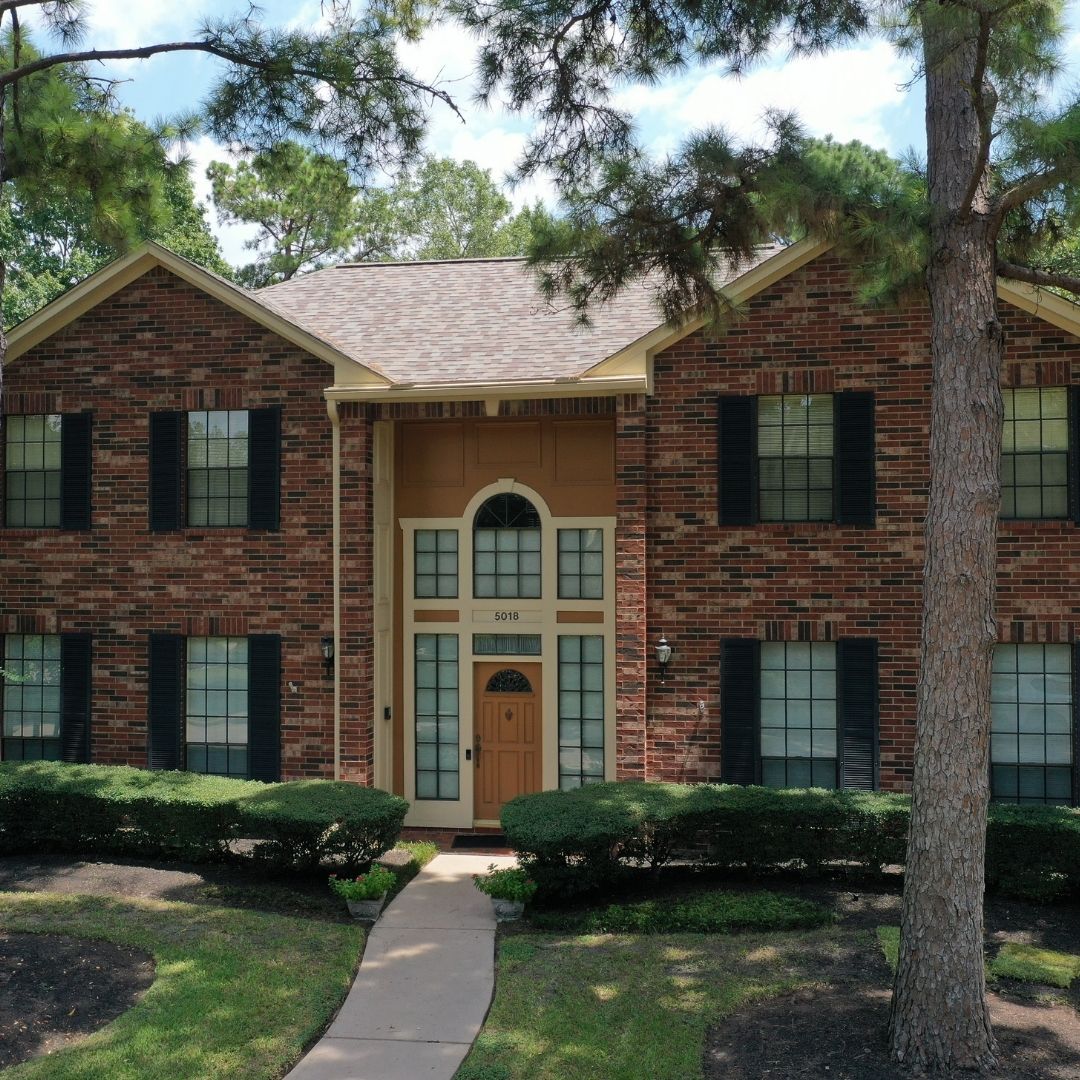 Trusted roofing contractor in Hedwig Village.