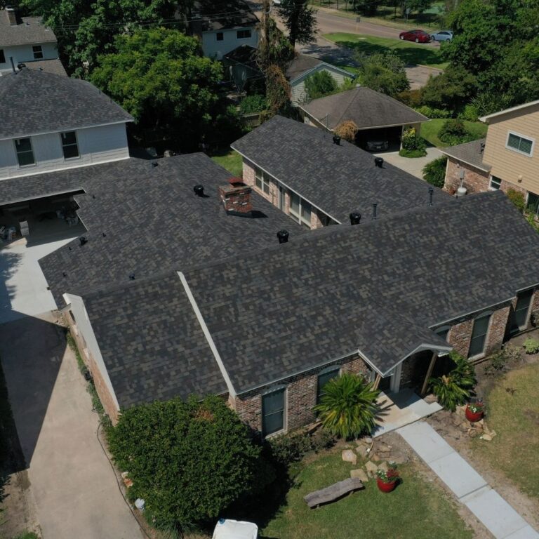 Skilled roofing contractor in Cottage Grove, Houston 77024.